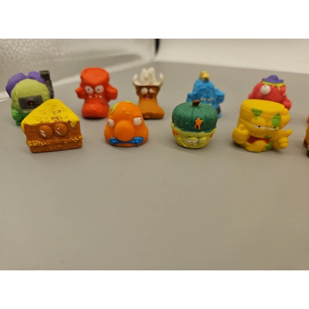 The Grossery Gang By Moose Lot Of 12 Figurines Random Series